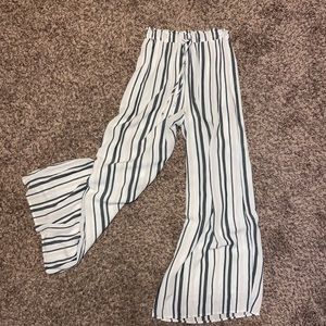 Flowy striped pants with pockets